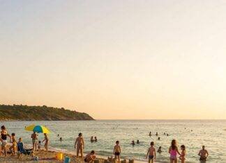 10 Perfect Family-Friendly Beaches You Won’t Want to Miss Family beach fun: Golden hour, calm waters & happy families.